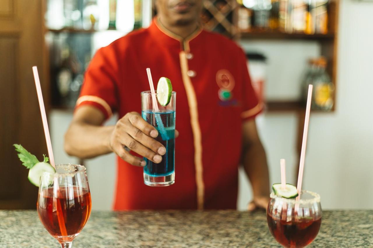 Kebbys Hotel Dar-es-Salaam Eksteriør bilde
