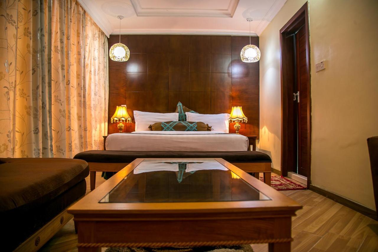 Kebbys Hotel Dar-es-Salaam Eksteriør bilde